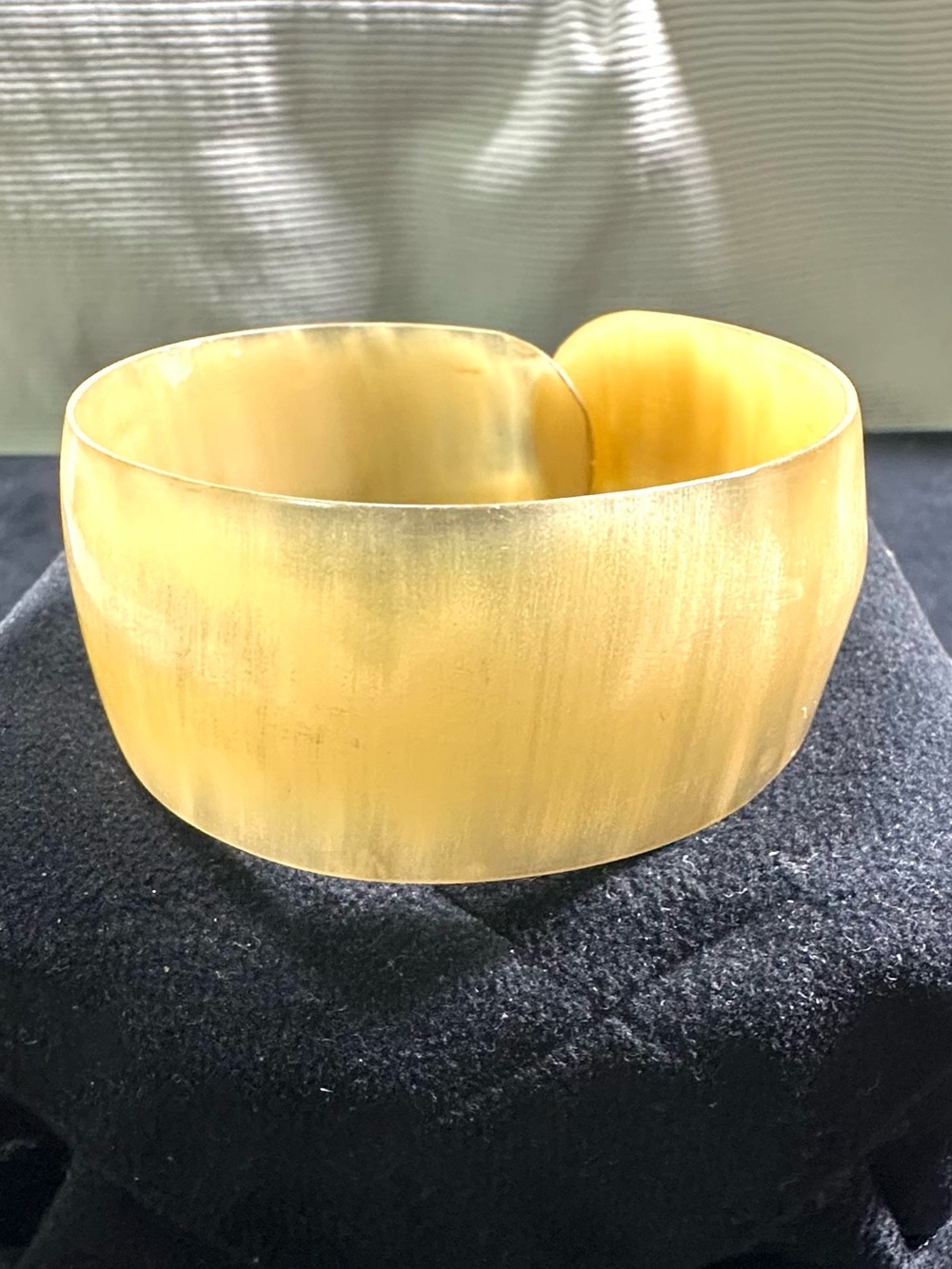 Vtg: Beautiful Hand Carved Bone Bangle Bracelet